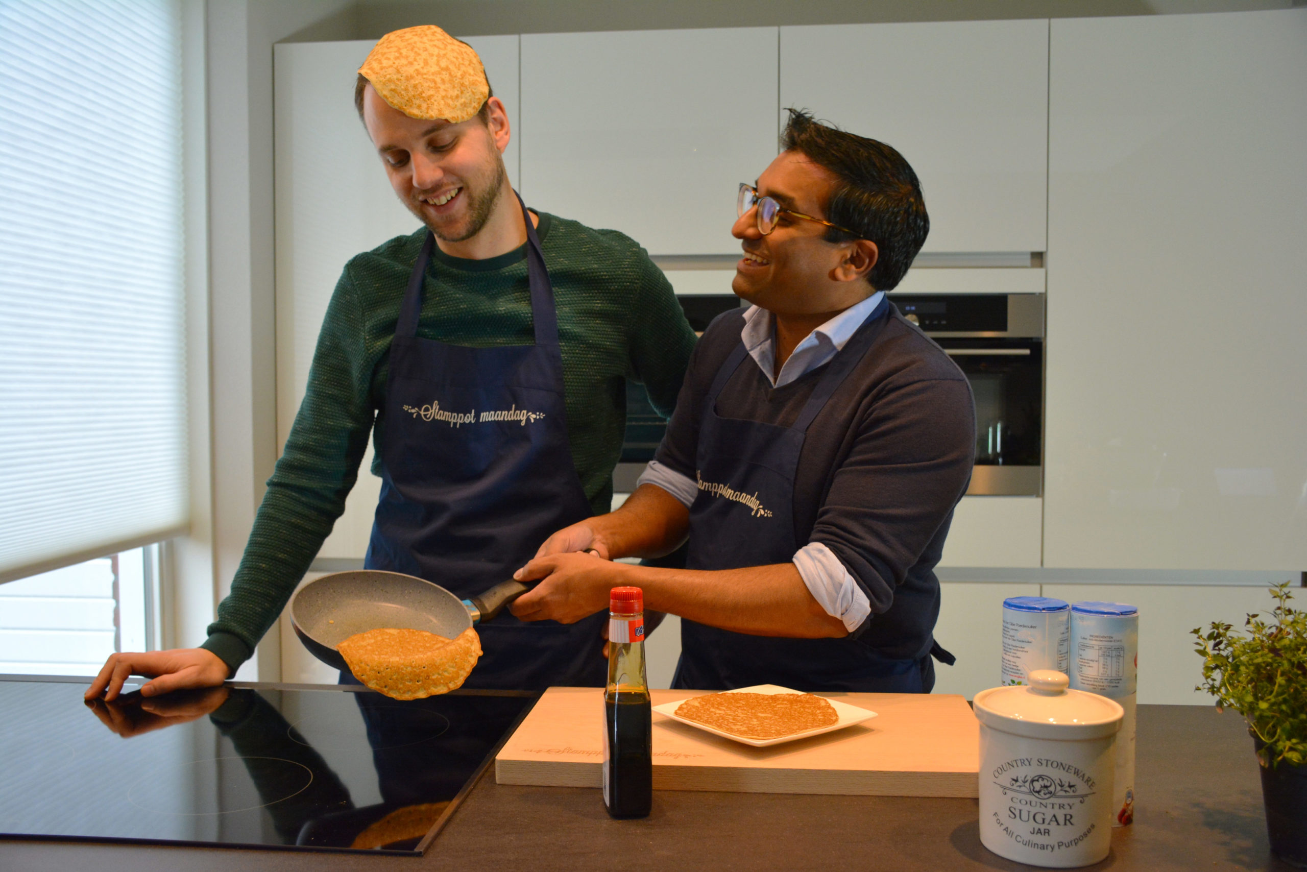Lees meer over het artikel 29 november Sint Pannekoek: een pannenkoek op je hoofd