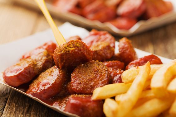 Lees meer over het artikel Duitse curryworst recept (de stamppot van Duitsland)